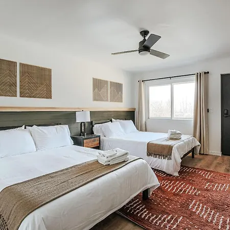 Grey Pine Lodge Waynesboro Room photo